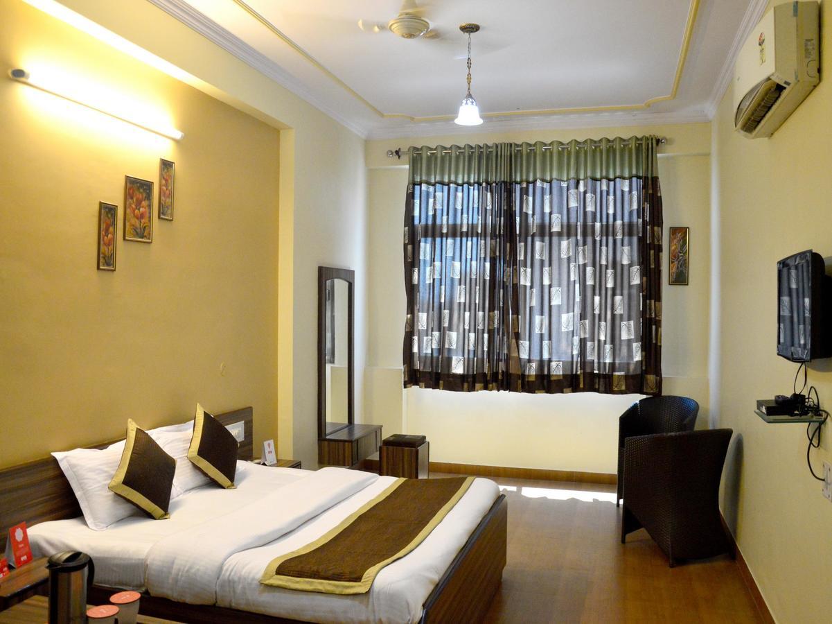 Oyo 6012 Hotel Rockwell ชัยปุระ ภายนอก รูปภาพ