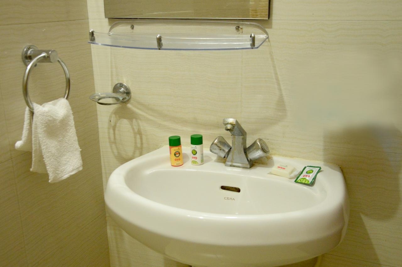 Oyo 6012 Hotel Rockwell ชัยปุระ ภายนอก รูปภาพ