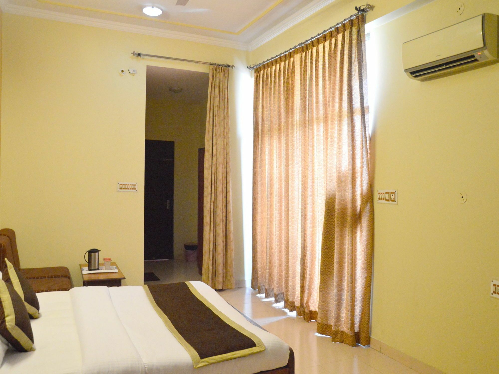 Oyo 6012 Hotel Rockwell ชัยปุระ ภายนอก รูปภาพ